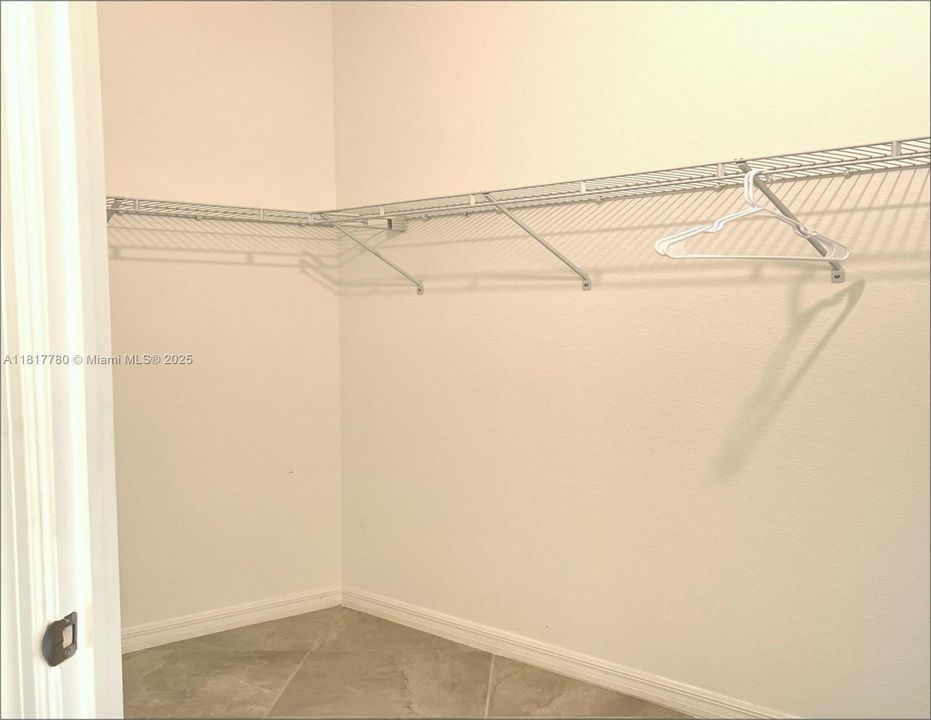 На продажу: $389,000 (3 спален, 2 ванн, 1389 Квадратных фут)