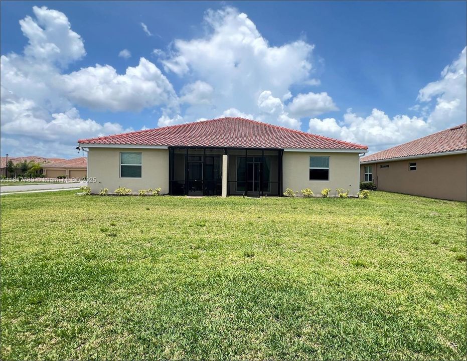 На продажу: $389,000 (3 спален, 2 ванн, 1389 Квадратных фут)