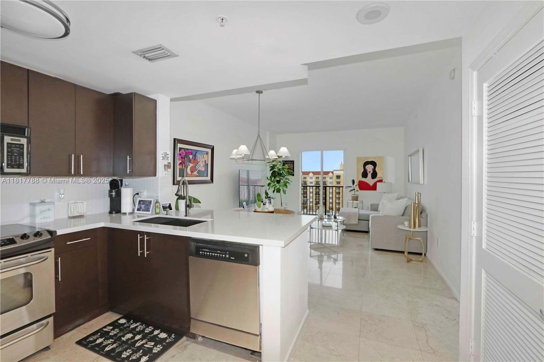 Vendido Recientemente: $499,000 (1 camas, 1 baños, 798 Pies cuadrados)