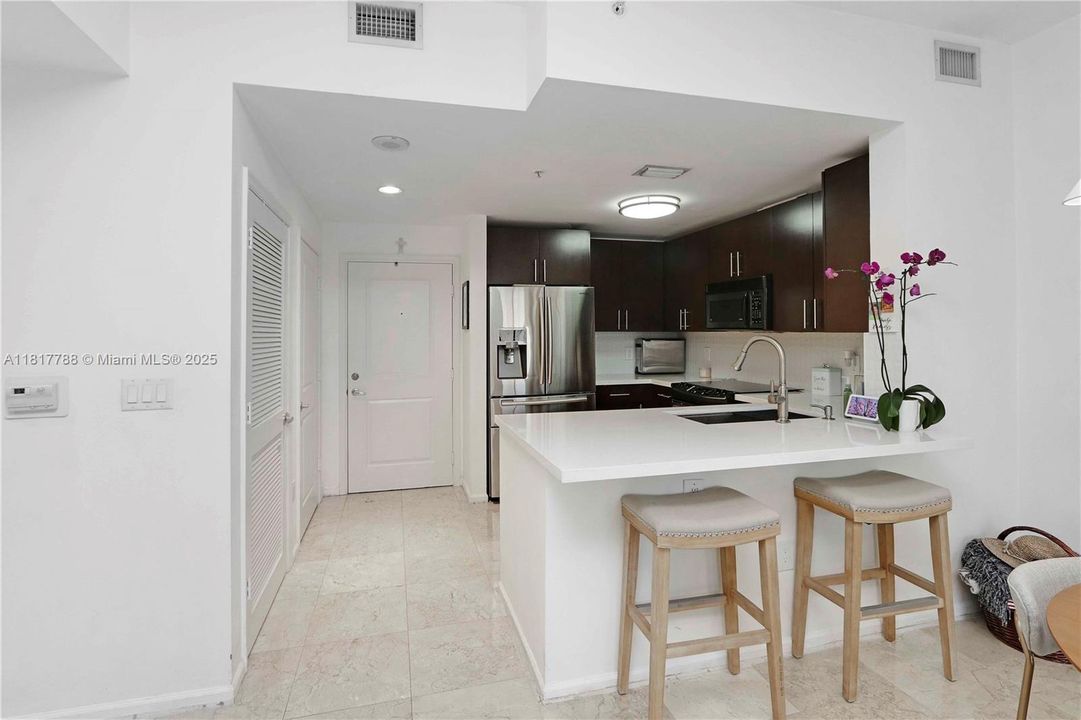 Vendido Recientemente: $499,000 (1 camas, 1 baños, 798 Pies cuadrados)