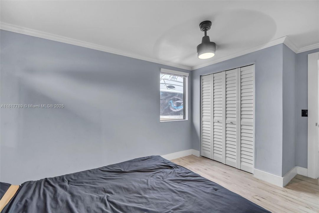 Recently Sold: $650,000 (5 beds, 3 baths, 1803 Square Feet)