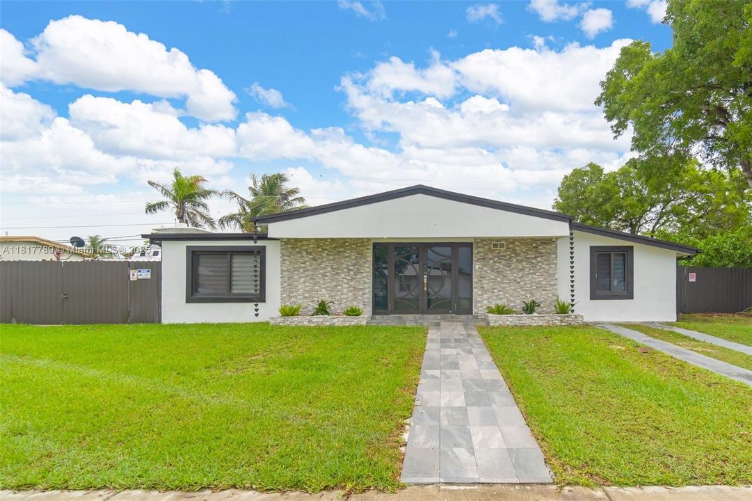 Recently Sold: $650,000 (5 beds, 3 baths, 1803 Square Feet)