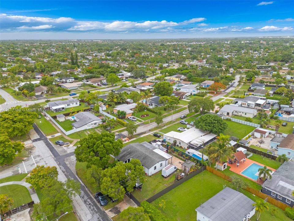 Recently Sold: $650,000 (5 beds, 3 baths, 1803 Square Feet)