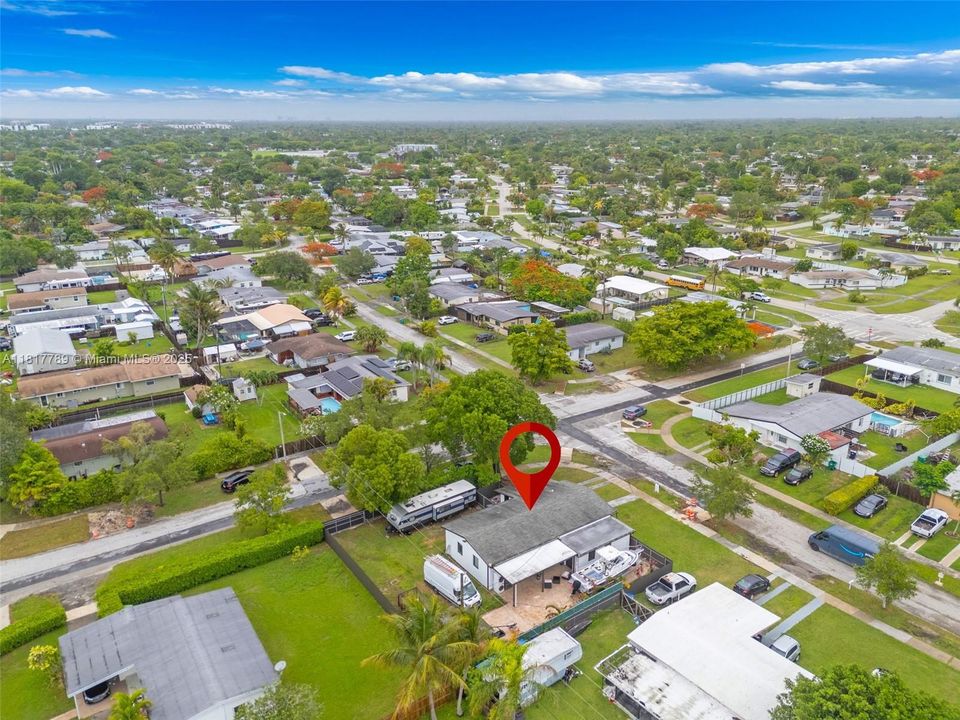 Recently Sold: $650,000 (5 beds, 3 baths, 1803 Square Feet)