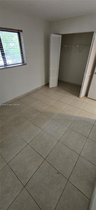 Recently Rented: $1,950 (2 beds, 1 baths, 24886 Square Feet)