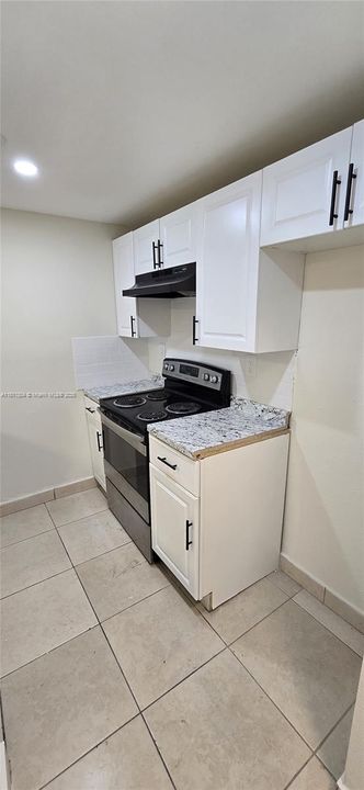 Recently Rented: $1,950 (2 beds, 1 baths, 24886 Square Feet)