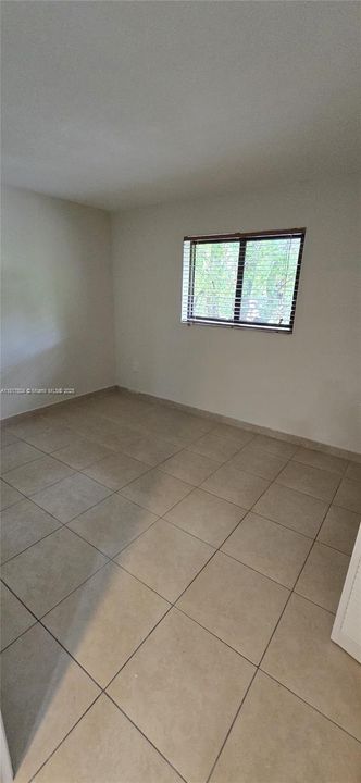 Recently Rented: $1,950 (2 beds, 1 baths, 24886 Square Feet)