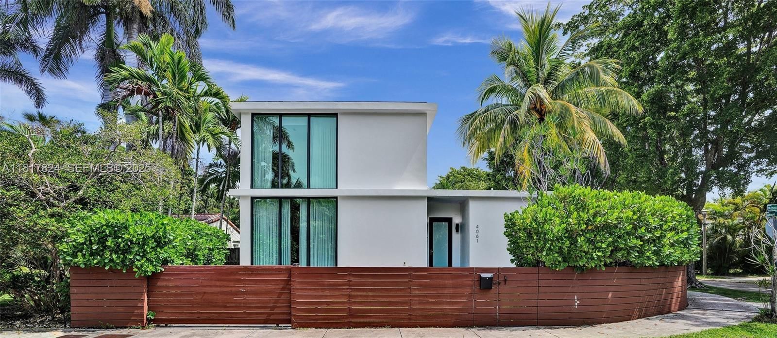 En Venta: $5,100,000 (4 camas, 4 baños, 4000 Pies cuadrados)