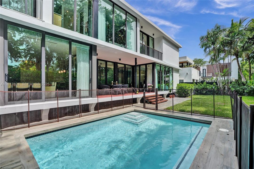 En Venta: $5,100,000 (4 camas, 4 baños, 4000 Pies cuadrados)