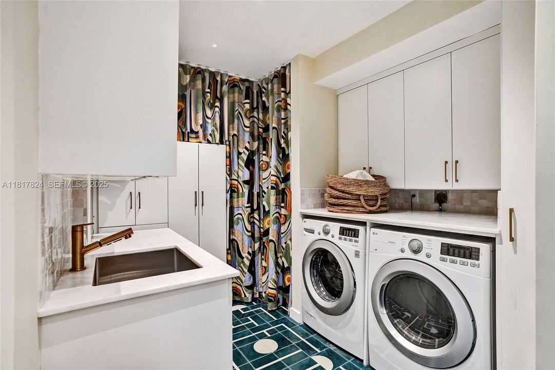 En Venta: $5,100,000 (4 camas, 4 baños, 4000 Pies cuadrados)