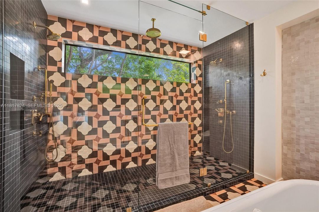 En Venta: $5,100,000 (4 camas, 4 baños, 4000 Pies cuadrados)