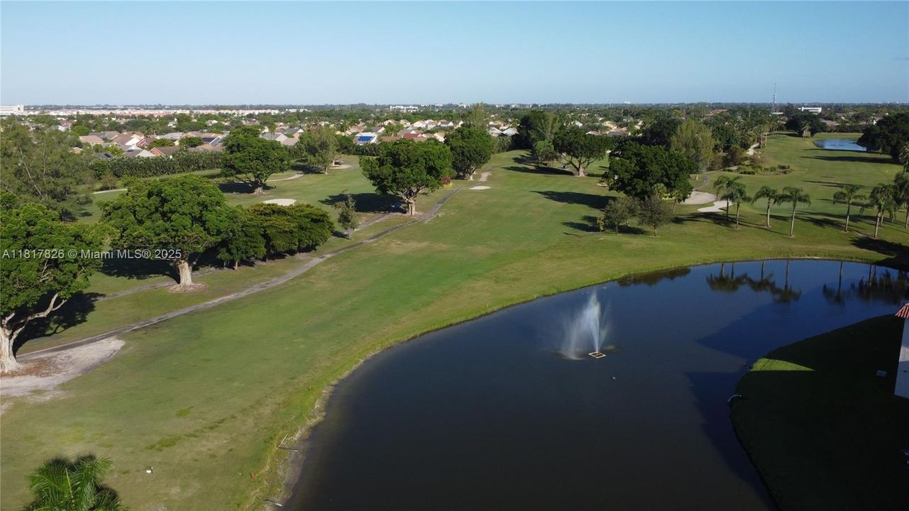 For Sale: $99,900 (1 beds, 1 baths, 900 Square Feet)