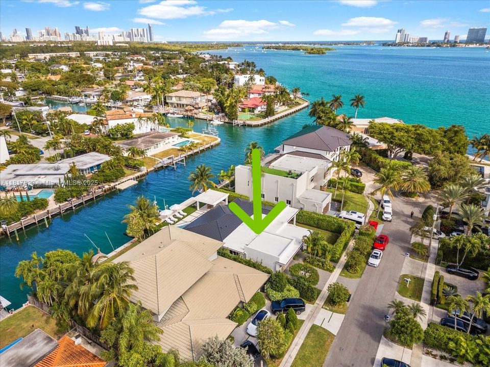 Недавно продано: $4,799,000 (4 спален, 4 ванн, 3281 Квадратных фут)