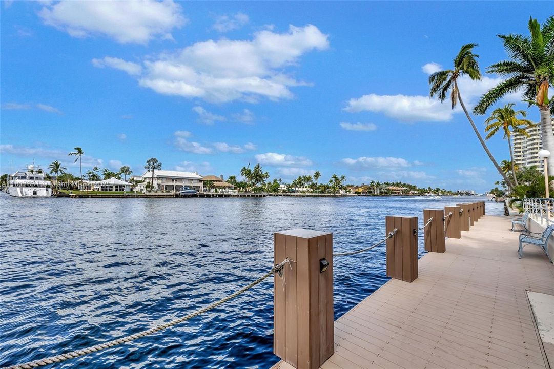 For Sale: $219,000 (1 beds, 1 baths, 781 Square Feet)