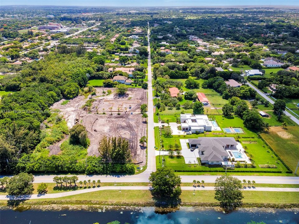 合同活跃: $950,000 (1.08 acres)