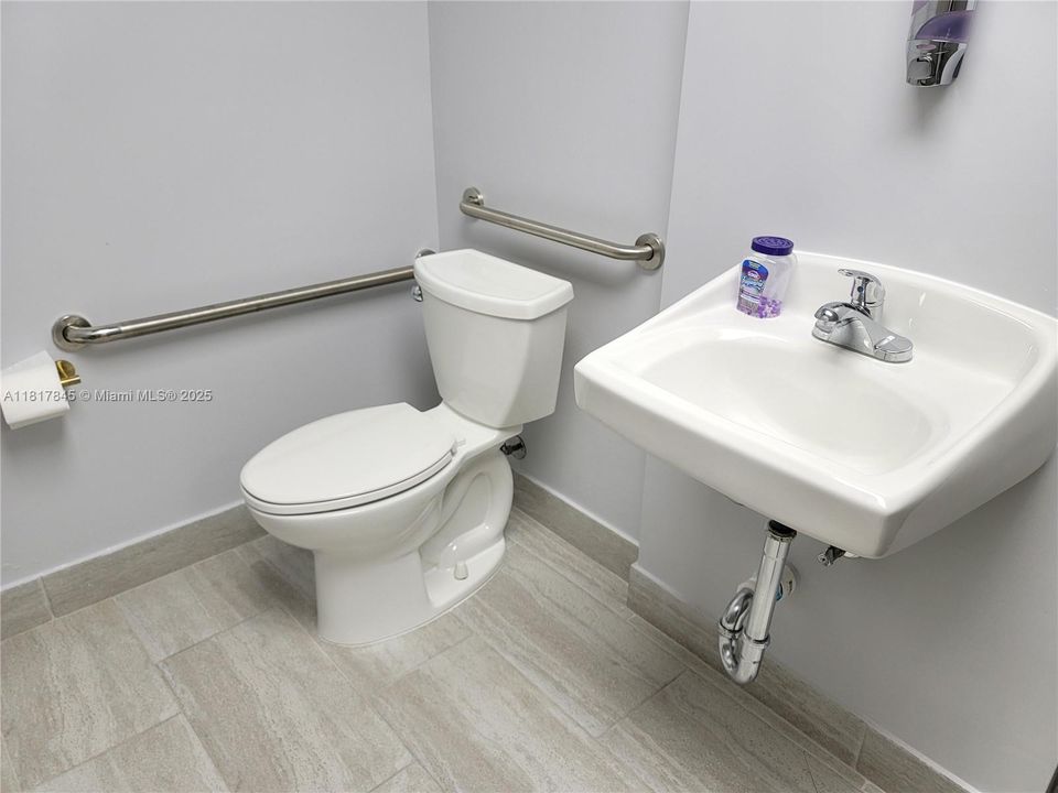 В аренду: $10,000 (0 спален, 0 ванн, 0 Квадратных фут)