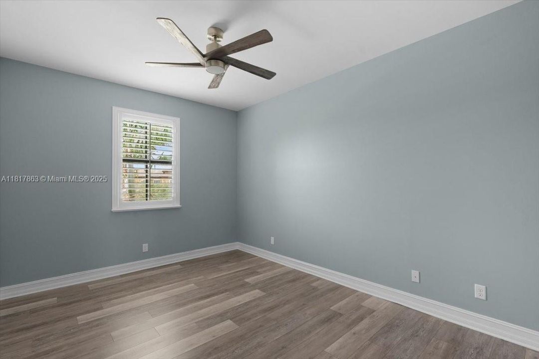 合同活跃: $1,179,000 (5 贝兹, 3 浴室, 2964 平方英尺)