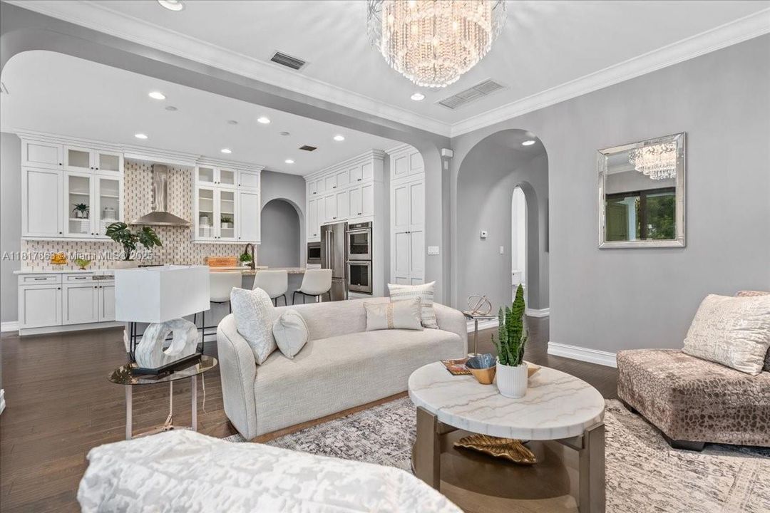 合同活跃: $1,179,000 (5 贝兹, 3 浴室, 2964 平方英尺)