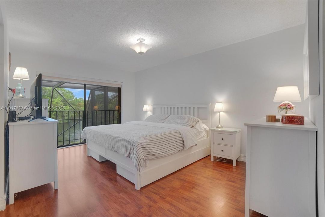 待售: $580,000 (3 贝兹, 2 浴室, 1712 平方英尺)