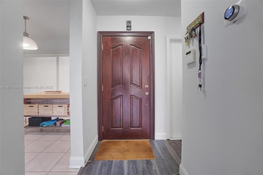 待售: $580,000 (3 贝兹, 2 浴室, 1712 平方英尺)