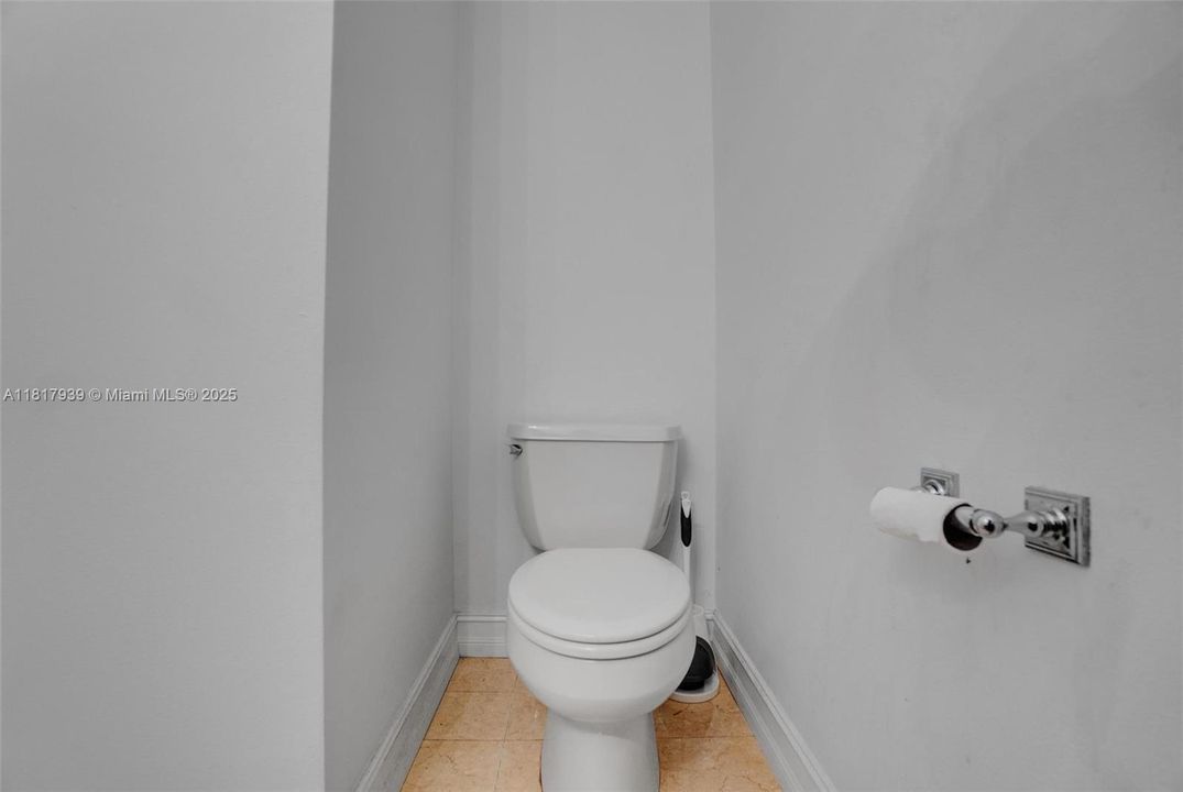 待售: $580,000 (3 贝兹, 2 浴室, 1712 平方英尺)