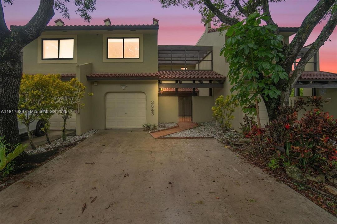 待售: $580,000 (3 贝兹, 2 浴室, 1712 平方英尺)