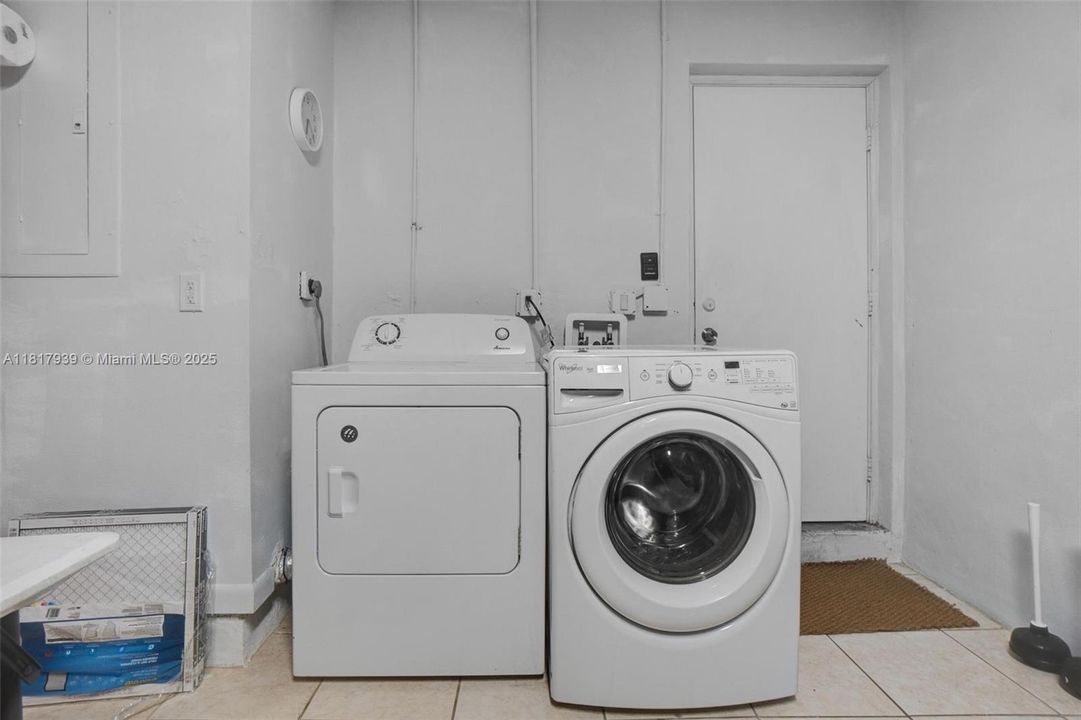 待售: $580,000 (3 贝兹, 2 浴室, 1712 平方英尺)