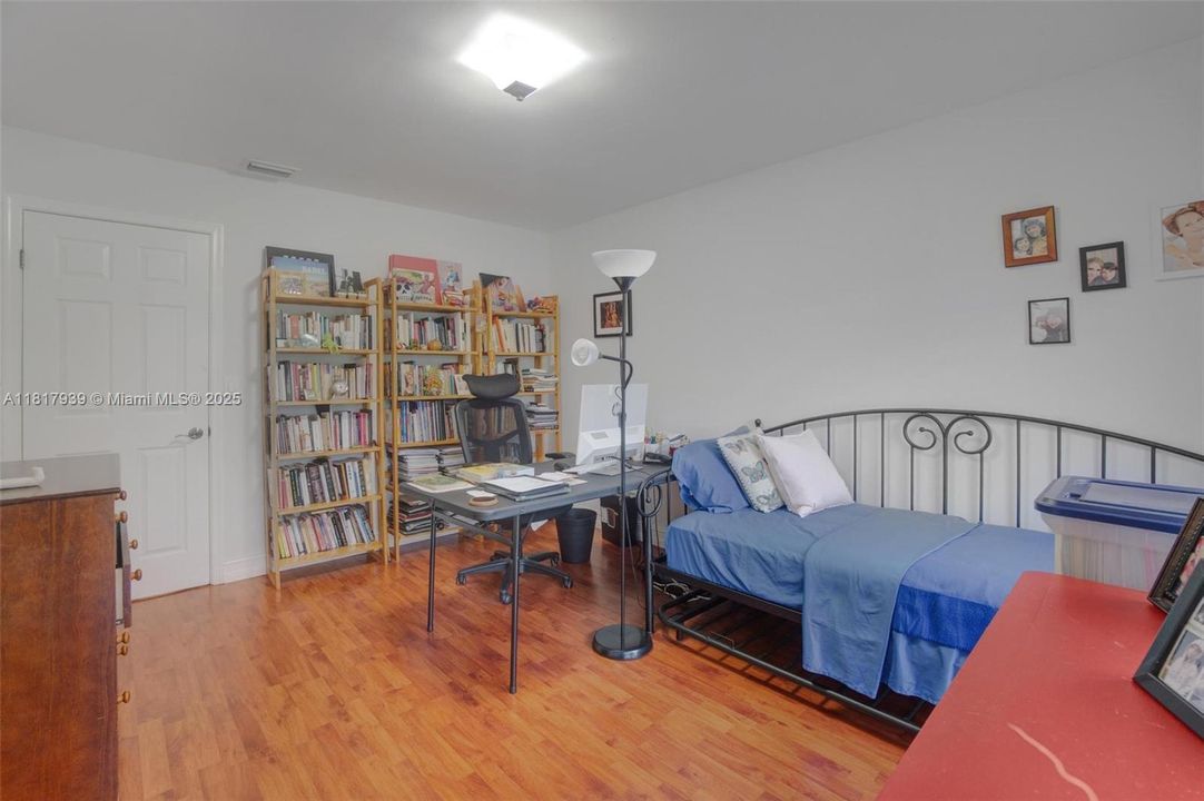 待售: $580,000 (3 贝兹, 2 浴室, 1712 平方英尺)