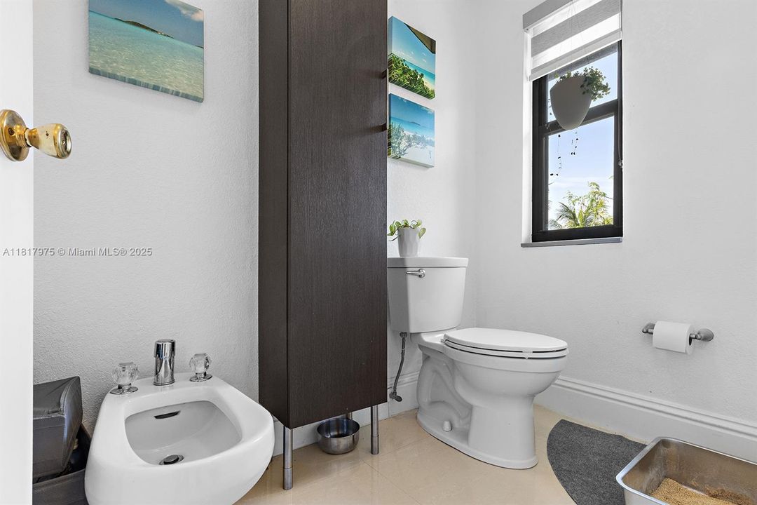 Second Floor Suite - Bathroom