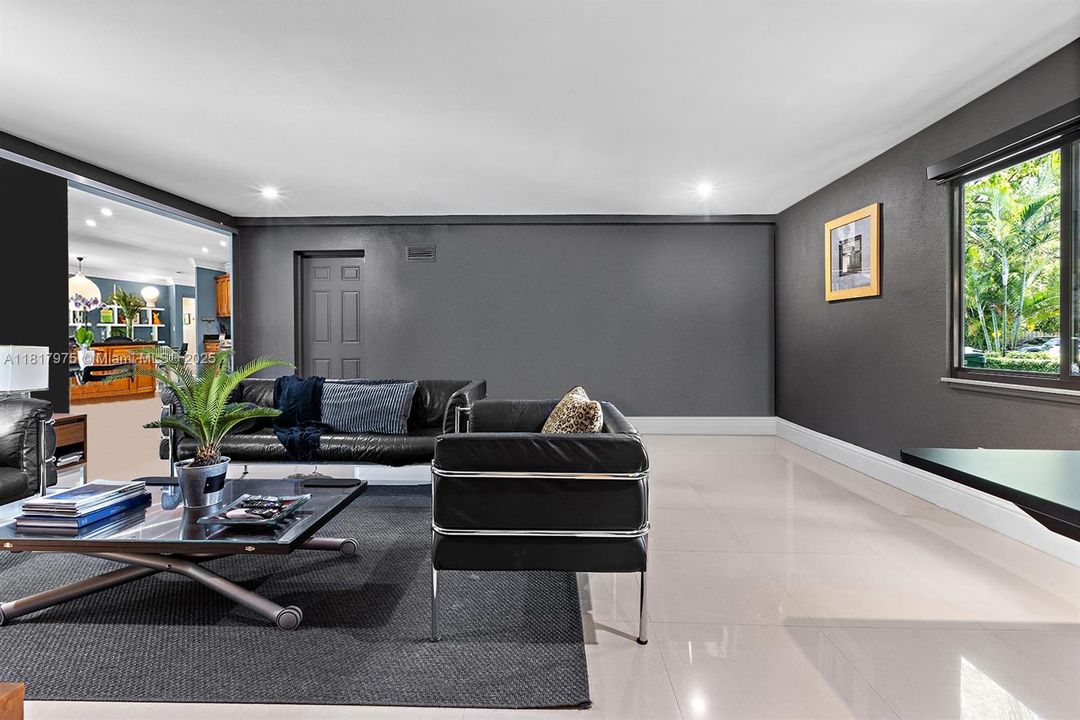 Recently Sold: $1,495,000 (6 beds, 4 baths, 4231 Square Feet)