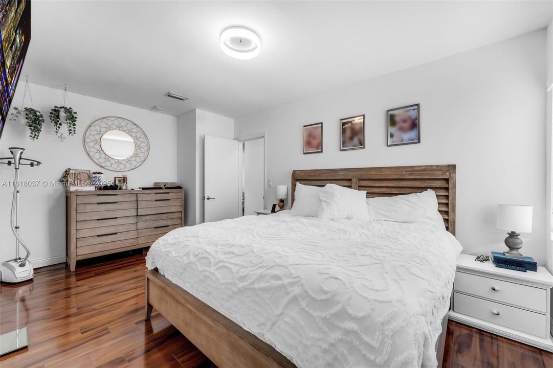 Недавно продано: $1,149,000 (4 спален, 3 ванн, 2086 Квадратных фут)