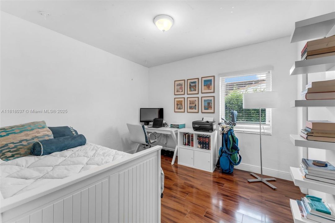 Недавно продано: $1,149,000 (4 спален, 3 ванн, 2086 Квадратных фут)