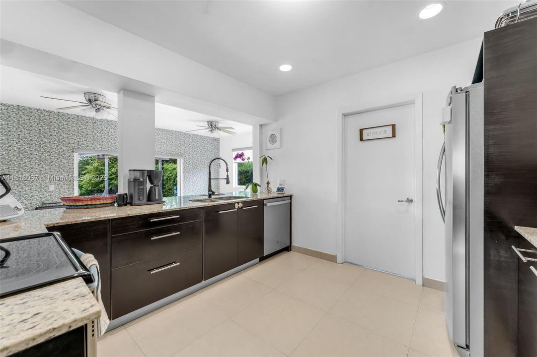 Недавно продано: $1,149,000 (4 спален, 3 ванн, 2086 Квадратных фут)