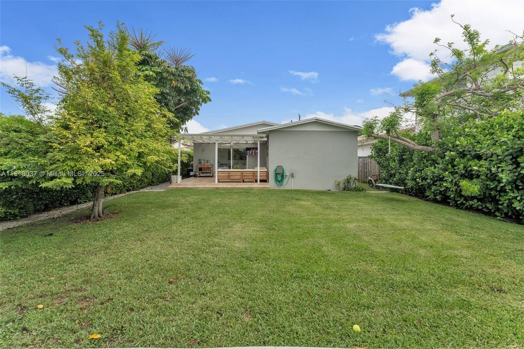 Недавно продано: $1,149,000 (4 спален, 3 ванн, 2086 Квадратных фут)