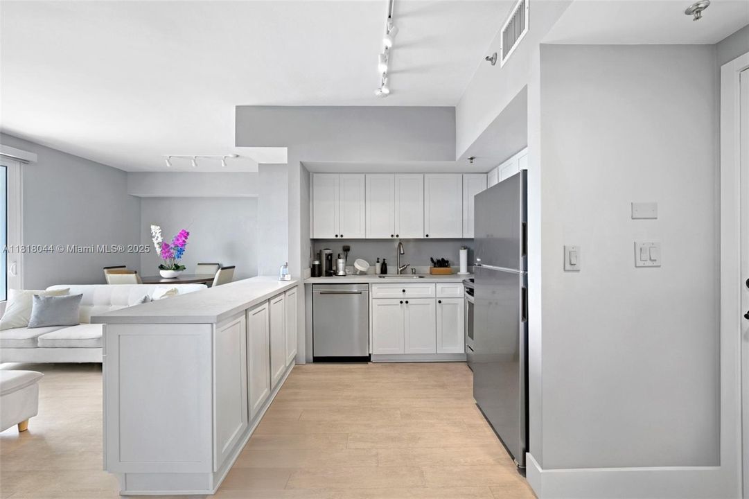 Activo con contrato: $450,000 (1 camas, 2 baños, 660 Pies cuadrados)