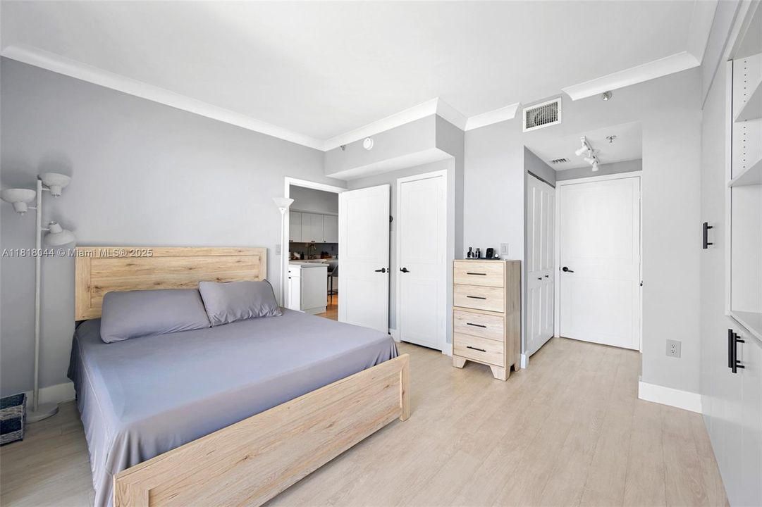 Activo con contrato: $450,000 (1 camas, 2 baños, 660 Pies cuadrados)