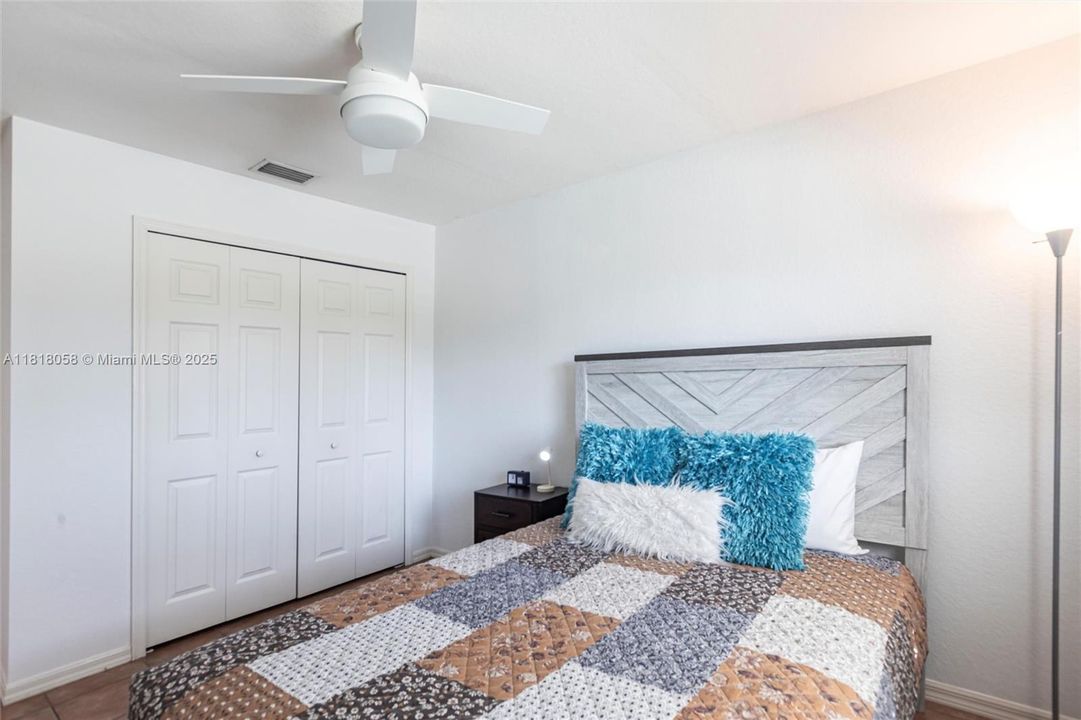 Recently Sold: $420,000 (3 beds, 2 baths, 1621 Square Feet)