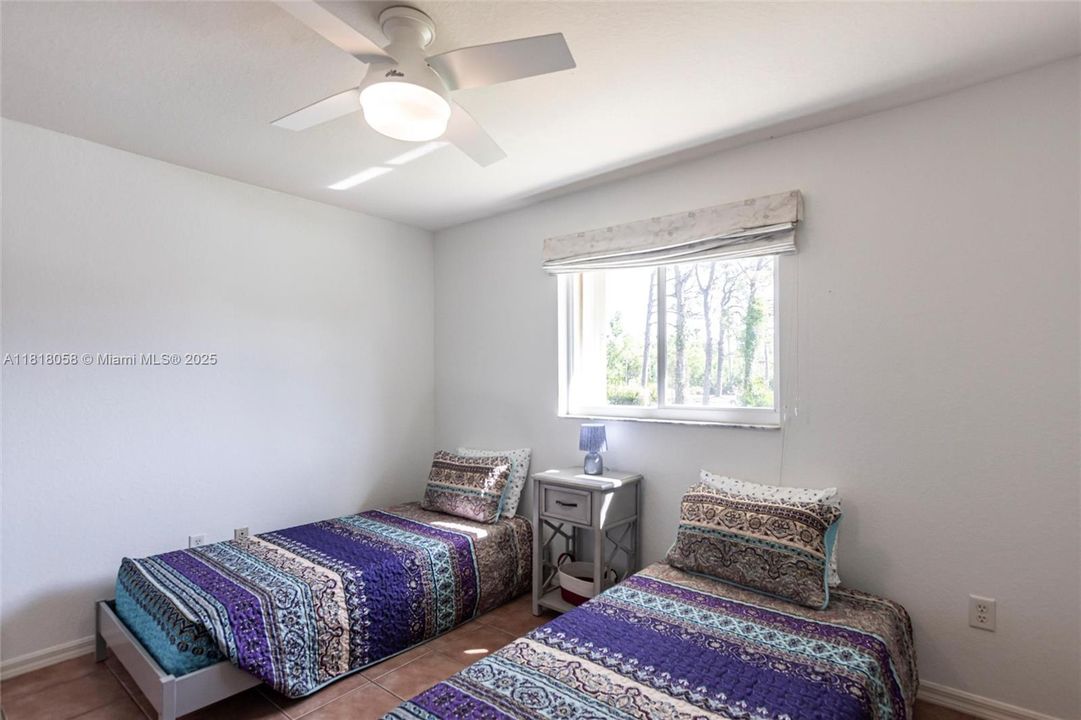 Recently Sold: $420,000 (3 beds, 2 baths, 1621 Square Feet)