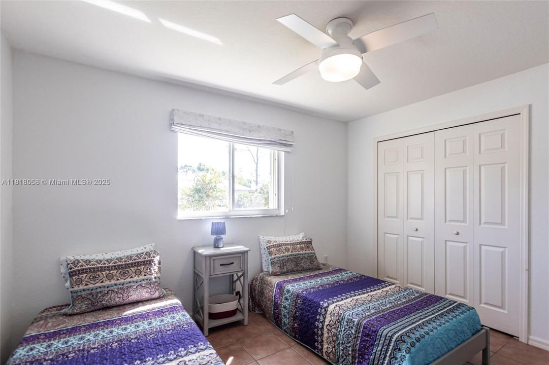 Recently Sold: $420,000 (3 beds, 2 baths, 1621 Square Feet)