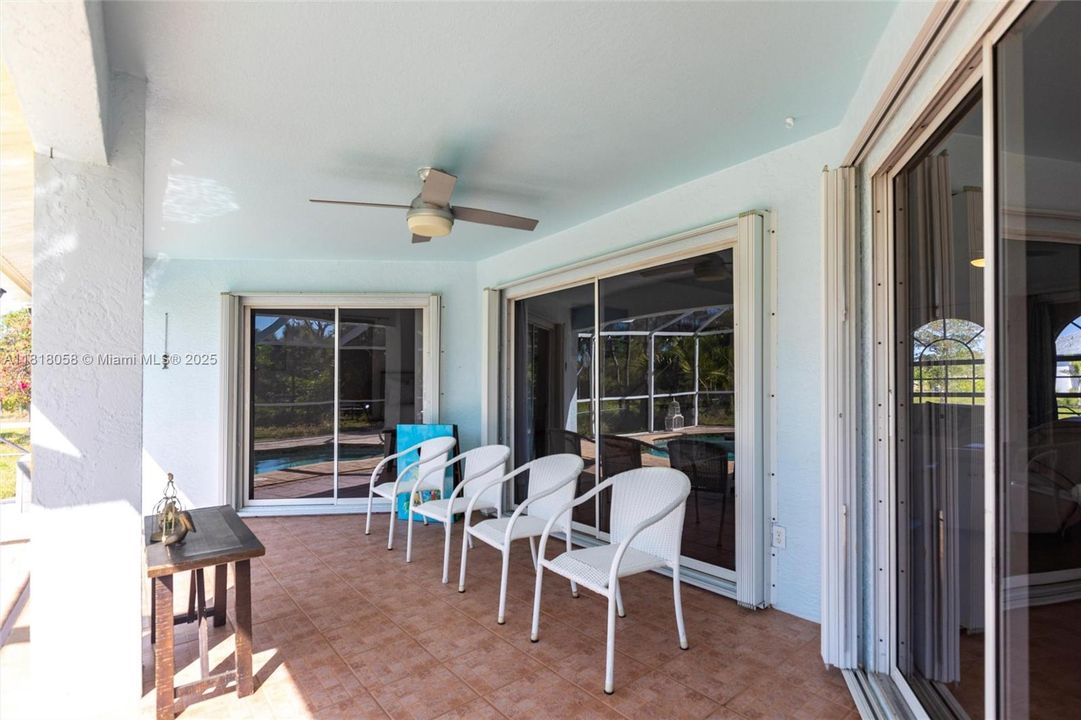 Recently Sold: $420,000 (3 beds, 2 baths, 1621 Square Feet)