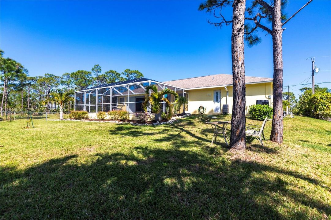 Recently Sold: $420,000 (3 beds, 2 baths, 1621 Square Feet)