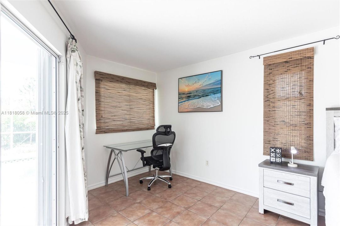 Recently Sold: $420,000 (3 beds, 2 baths, 1621 Square Feet)