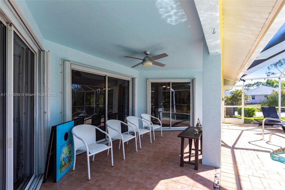 Recently Sold: $420,000 (3 beds, 2 baths, 1621 Square Feet)