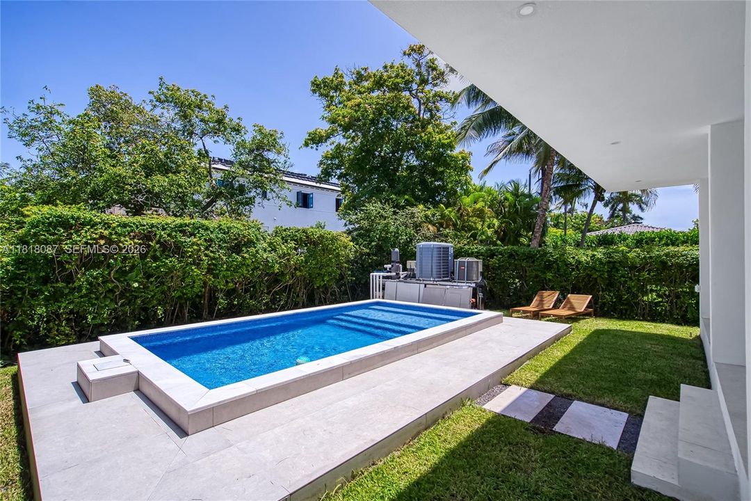 待售: $2,600,000 (5 贝兹, 3 浴室, 2352 平方英尺)