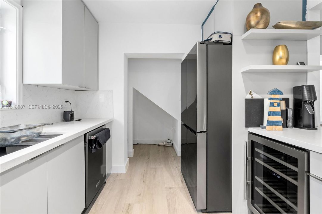 待售: $2,600,000 (5 贝兹, 3 浴室, 2352 平方英尺)