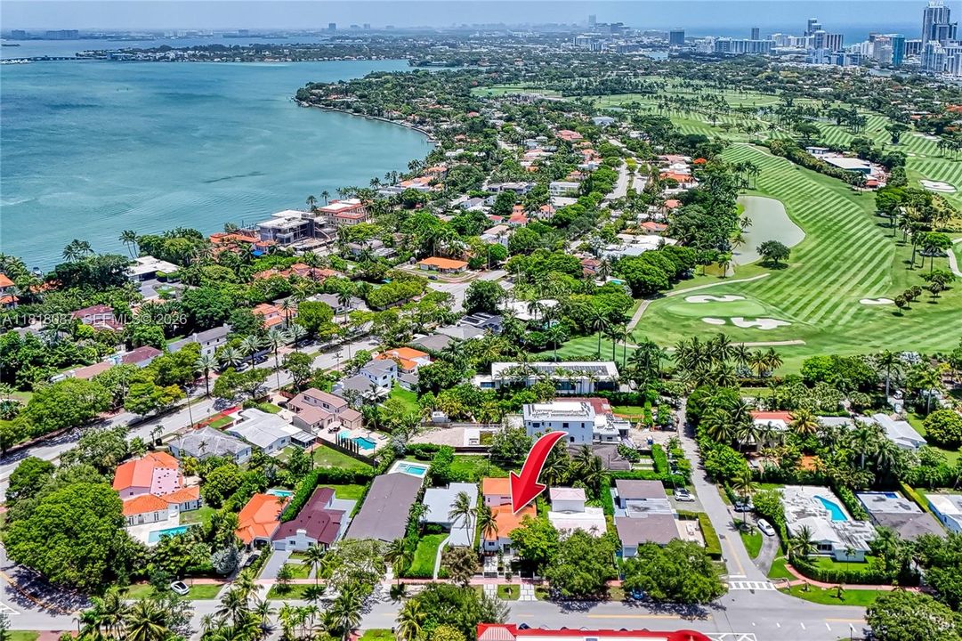 待售: $2,600,000 (5 贝兹, 3 浴室, 2352 平方英尺)