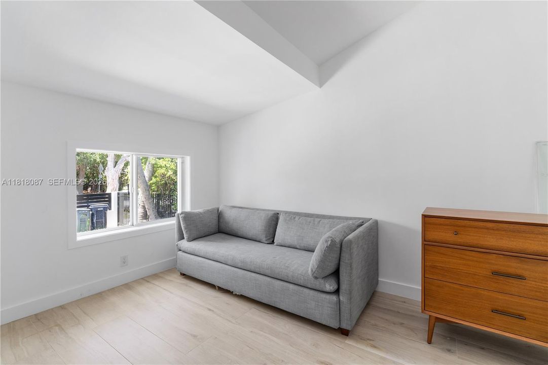 待售: $2,600,000 (5 贝兹, 3 浴室, 2352 平方英尺)