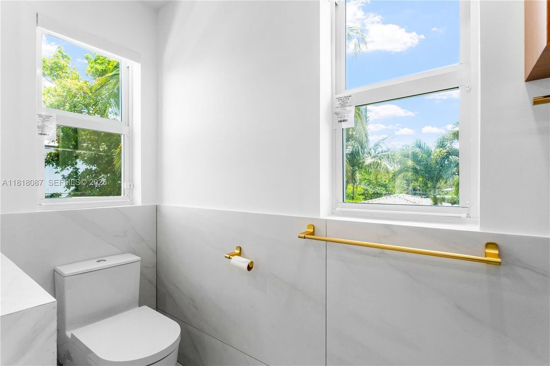 待售: $2,600,000 (5 贝兹, 3 浴室, 2352 平方英尺)