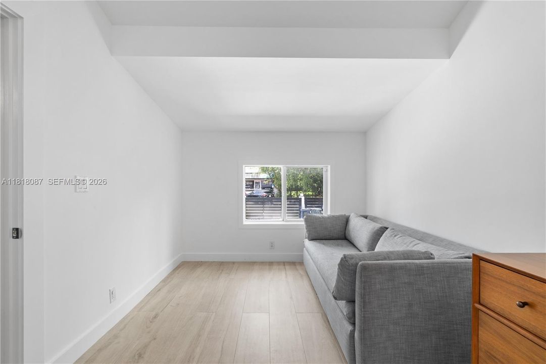 待售: $2,600,000 (5 贝兹, 3 浴室, 2352 平方英尺)