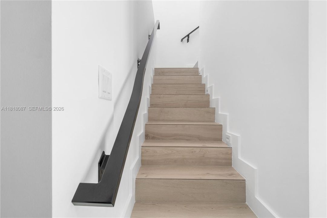 待售: $2,600,000 (5 贝兹, 3 浴室, 2352 平方英尺)